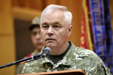 Ukrainian President Zelenskyy Appoints General-Lieutenant Anatoly Kryvonoshko as New Air Forces Commander Amid Ongoing War with Russia