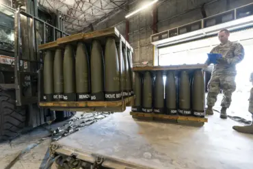 U.S. approves $850 million sale of ERAM missiles with 450 km range to Ukraine, marking major aid escalation