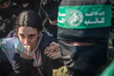 Hamas Calls for Urgent Ceasefire in Gaza, Offers Hostage Release in Exchange for Troop Withdrawal and Independence