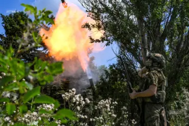 Privileged Access: Aerial Reconnaissance Exposes Ukrainian Troop Abandonment Amid Russian Advance